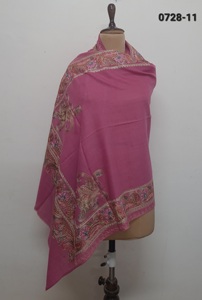 Étoles 100% Laine avec Bordure Brodée Florale sur 4 Côtés - Product Image 6