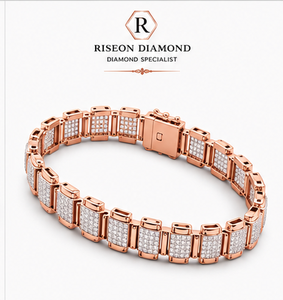 Bracelet à maillons rectangulaires en or rose avec détails micro-pavés en diamant, fermoir sécurisé, bijoux fins modernes pour un usage quotidien - Product Image 4