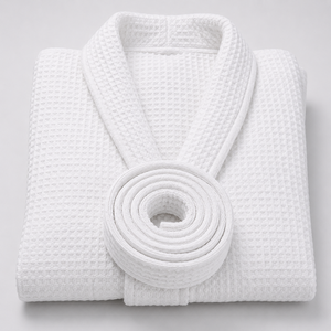Albornoz de algodón ligero tipo kimono blanco con textura gofrada para hoteles y spas, con logotipo bordado personalizado, proveedor mayorista de lencería para spa y resort - Product Image 1