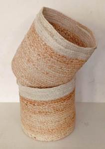 Panier de rangement pour jouets en jute fait main au design unique et panier organisateur de linge sale en tissu naturel tissé pour la maison et l'hôtel - Product Image 2