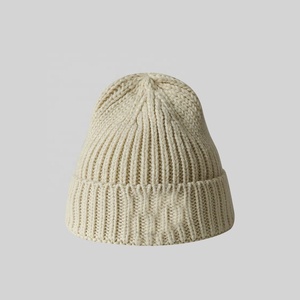 Gorro de invierno Unisex de algodón 100% de calidad superior, gorro tejido con etiqueta de logotipo personalizado, gorro cálido de Color sólido tejido para negocios de playa - Product Image 4