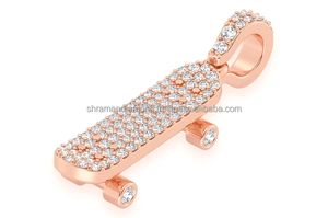 Collar con Colgante de Diamante Moissanita en Oro Sólido de 10K, Diseño Único y Personalizado, Estilo Minimalista, Deportivo, para Niños - Product Image 4