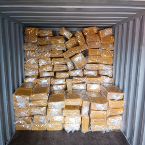 Precio al por mayor NGOC CHAU Marca RSS3 Lámina de caucho natural ahumado acanalado Grado de moldeo para suelas de zapatos Estándar de Vietnam 33.3kg Alto - Product Image 4