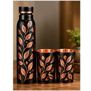 Bouteille d'eau en cuivre pur avec deux tasses, motif floral, noir et or rose, ensemble de vaisselle portable pour usage domestique - Product Image 1