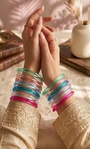 Brazalete de Resina Colorido Hecho a Mano con Detalles Artísticos Creativos para Mujer - Product Image 6