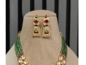 Magnifique ensemble collier et boucles d'oreilles en laiton plaqué or de qualité supérieure, serti de moissanite, pour collection de mariage. - Product Image 2