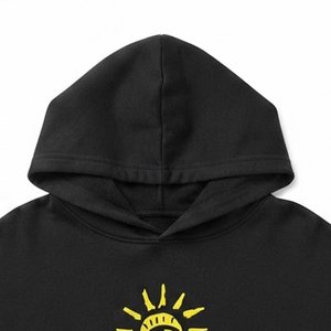 Sudadera Corta Negra para Mujer con Logotipo Personalizado, Estampado de Ojo de Sol Amarillo y Huellas Rosas en la Manga, Estilo Casual para Otoño/Invierno - Product Image 5