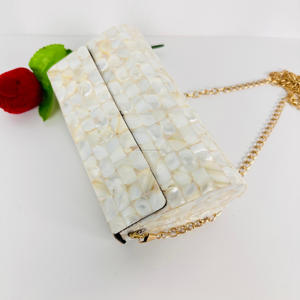 Bolso de Mano Tipo Clutch Moderno, Estilo Vintage, para Boda, Chapado en Oro, Aluminio Pulido, Diseño de Escultura, Color Blanco Beige, Tipo Sobre - Product Image 5