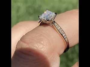 Bague de fiançailles classique et élégante en or massif 10K 14K 18K avec diamant de laboratoire Princess Tulip Cathedral, certifiée IGI, pour femme - Product Image 5