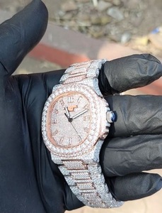 Reloj Deportivo Personalizado de 39 mm, Estilo Audemars, Oro Blanco, Bisel con Diamantes VVS, Esfera Árabe con Moissanita, Reserva de Energía Automática 3120 - Product Image 3
