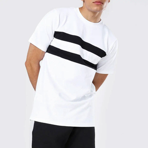 Ensemble de sport d'été léger pour hommes, tenue décontractée de sport à séchage rapide avec haut à manches courtes respirant et short - Product Image 5