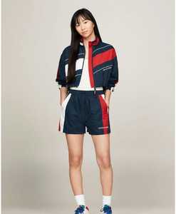ชุดเสื้อแจ็คเก็ตและกางเกงขาสั้นผู้หญิงแบบสปอร์ต 2 ชิ้น ยี่ห้อ Oneten Apparels รุ่น Color Block คอตั้ง ซิปหน้า - Product Image 1