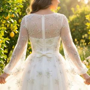 Vestido de Novia Corto de Lujo Personalizado con Mangas Largas Transparentes, Vestido de Tul con Cuentas Hechas a Mano, Venta al Por Mayor de Fábrica - Product Image 2