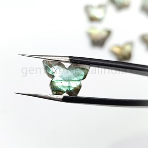 100 perles papillon en labradorite, breloques papillon en pierre précieuse facettée labradorite, perles papillon sculptées en labradorite - Product Image 3