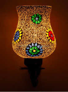 Lampe de table en verre mosaïque de style marocain moderne multicolore faite à la main avec abat-jour en verre Base en métal Design d'outre-mer - Product Image 2