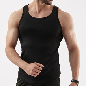 Débardeur de sport personnalisé pour hommes, idéal pour la musculation, la course à pied et la remise en forme. - Product Image 2