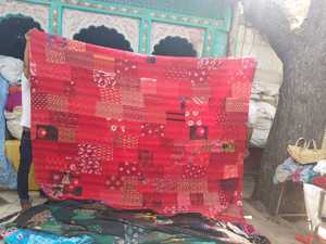 Tissu patchwork recyclé avec couture Kantha pour textiles de maison, couvre-journaux, housses de coussin et projets d'artisanat - Product Image 4