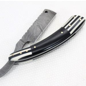 Navaja de barbero plegable hecha a mano de acero de Damasco con mango de madera para afeitar y dar forma a la barba - Product Image 1