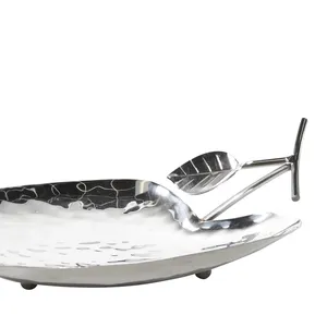 Ensemble de 3 plateaux de service en métal en forme de pomme, assiettes décoratives martelées pour fruits avec poignée en forme de feuille pour la décoration de la maison - Product Image 3