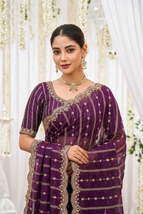Sari de Seda Morado AARA Fashion con Bordado Dorado, Traje Tradicional Indio para Bodas, para Mujer, Largo hasta el Suelo, Corte Regular, Protección Solar - Product Image 4