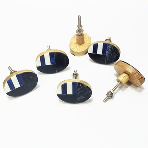 Fournisseur mondial de la meilleure quincaillerie pour armoires de cuisine, poignées de porte en résine solide pour tiroirs, provenant d'un exportateur indien. - Product Image 1