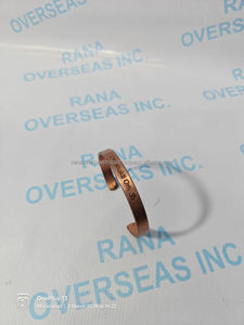 Pulsera de Cobre Puro Grabada con Om Shakti para Terapia Bioenergética, Unisex, Elegante y Resistente - Product Image 2