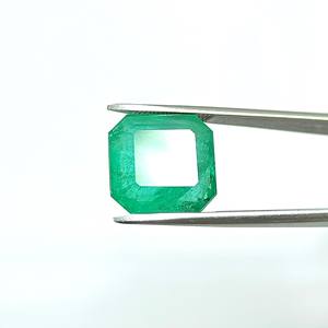 Esmeralda Octogonal Verde de 8.04 Quilates de Zambia, Gema Suelta - Product Image 3