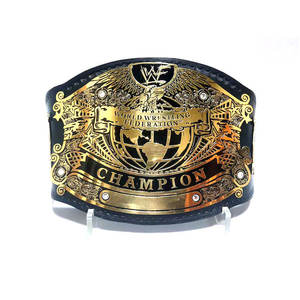 Ceinture de championnat de la WWE (World Wrestling Entertainment) plaquée or et en cuir noir - Product Image 1