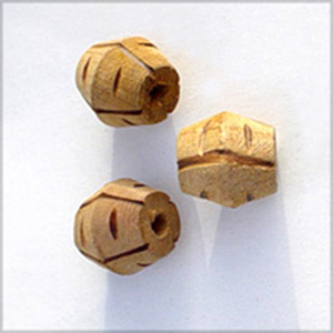Collier pendentif en perles de bois faites à la main de qualité supérieure, forme de cœur, couleur personnalisée, approvisionnement en gros, artisanat domestique, AYAANS CREATIONS - Product Image 4
