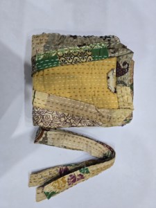 Robe en soie beige pour femmes, patchwork, longueur genou, manches trois quarts, faite à la main, style bohème décontracté - Product Image 3