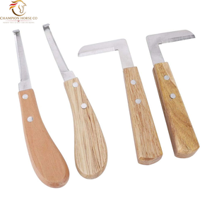 Cuchillos veterinarios reutilizables de acero inoxidable con mango de madera para el cuidado de caballos y ganado en granjas. - Product Image 5
