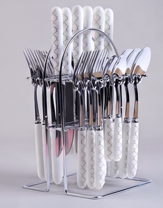 Ensemble de couverts élégants à manches blanches avec support de rangement en métal, compatibles lave-vaisselle, pour les dîners de mariage - Product Image 1