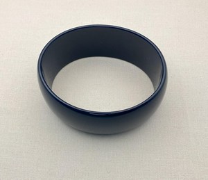 Bracelet en résine noire tendance, léger et confortable à porter, artistique et élégant, bracelets en résine Angel - Product Image 3