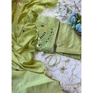 Presentamos nuestro impresionante juego Kurti Pant Dupatta, con un elegante corte Kurti Alia con espejo real en el yugo para un Tou - Product Image 1