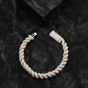 Pulsera Cubana de la Mejor Calidad, Joyería de Estilo Lujoso para Invitados de Boda, Disponible a Precio Descontado - Product Image 1