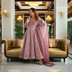 Ensemble de robe de soirée haut de gamme en soie Fandy avec travail de broderie et de paillettes - Product Image 4