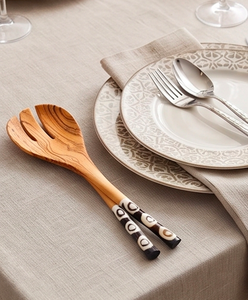 Ensemble d'ustensiles de service en bois de qualité supérieure, parfait pour une décoration de table élégante, les repas à la maison et les dîners en famille. - Product Image 1