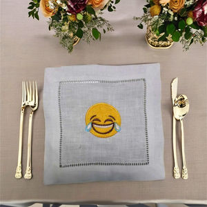 Sous-verres brodés de luxe Motif solide Lavable Marchandises européennes d'exportation Nous acceptons les commandes en grande quantité - Product Image 3