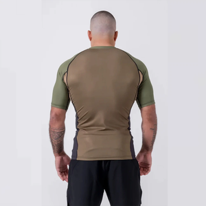 เสื้อยืดคอมเพรสชั่นผู้ชาย แห้งเร็ว แขนสั้น สำหรับออกกำลังกาย ฟิตเนส วิ่ง เล่นกีฬา - Product Image 2
