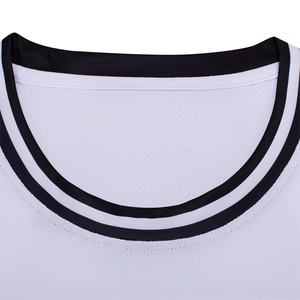 Maillot de basket-ball personnalisé de qualité supérieure imprimé par sublimation pour hommes, conçu pour les athlètes professionnels et les joueurs exigeants - Product Image 3