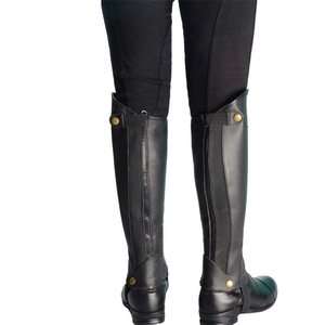 Polainas de equitación de cuero genuino suave de la mejor calidad, estilo western, con cincha y herraduras, cómodas, personalizables en color y logotipo. - Product Image 3