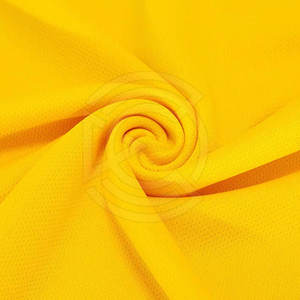 Tenue de football légère et durable en polyester et tissu mesh, adaptée aux matchs de compétition et aux entraînements quotidiens - Product Image 4