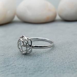 Bague de fiançailles et de mariage solitaire en moissanite, diamant cultivé, taille brillant, couleur D, plaqué or rose, certifiée - Product Image 2