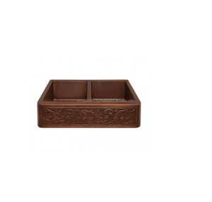 Évier de cuisine en cuivre de style ferme élégant, alliant tradition et commodité moderne dans une rénovation de cuisine résidentielle élégante - Product Image 4