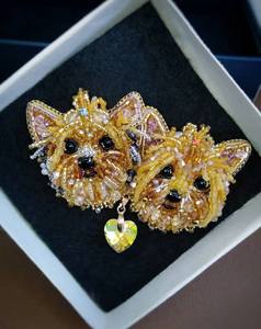 Broche Bordado a Mano con Cuentas y Diseño Floral Elegante de MD HANDICRAFTS, para Bodas y Ocasiones Especiales, para Mujeres y Niñas - Product Image 4