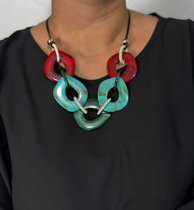 Collar con Colgante de Resina en Forma de Lágrima Estilo Bohemio, Ajustable, con Cuentas Negras Gruesas, Joyería para Mujer, Gargantilla Verde Lima y Azul, Accesorios Étnicos - Product Image 4