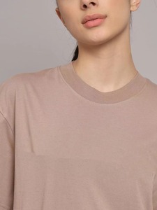 Ensemble deux pièces d'été personnalisé style Y2K rose vif pour femme, composé d'un crop top sexy en velours 100% coton et d'un short au-dessus du genou - Product Image 6