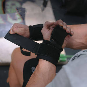 Sangles de poignet de musculation professionnelles antidérapantes réglables en néoprène avec logo personnalisé de haute qualité pour la musculation - Product Image 6