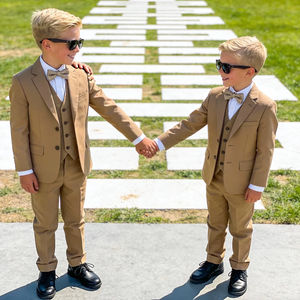 Conjunto de traje de 3 piezas color caqui para niños con chaleco y pajarita – Traje formal para fiesta de boda para niños - Product Image 1