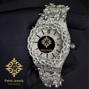 นาฬิกาเพชรหรูสำหรับผู้ชาย Pahal Jewels ตัวเรือนสแตนเลสขนาด 40 มม. ระบบกลไกอนาล็อก สายขนาด 20 มม. ตัวล็อคแบบพับได้อย่างหรูหรา - Product Image 4